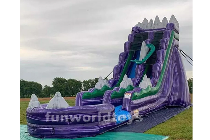 Inflatable Dragon’s Lair water slide FWS299