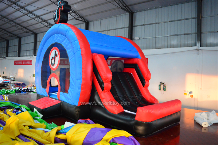 Tiktok Bouncy Castle FWC390