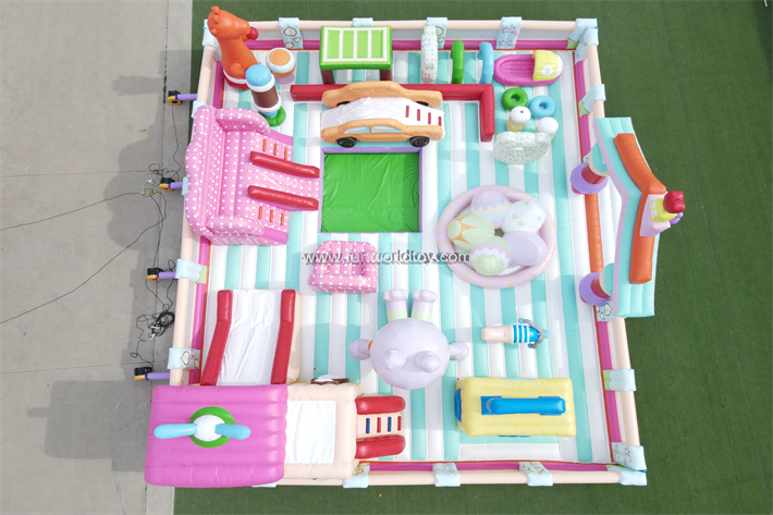 Rabbit’s Home Inflatable Fun City FWF134