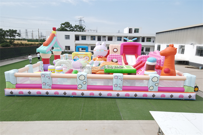 Rabbit’s Home Inflatable Fun City FWF134