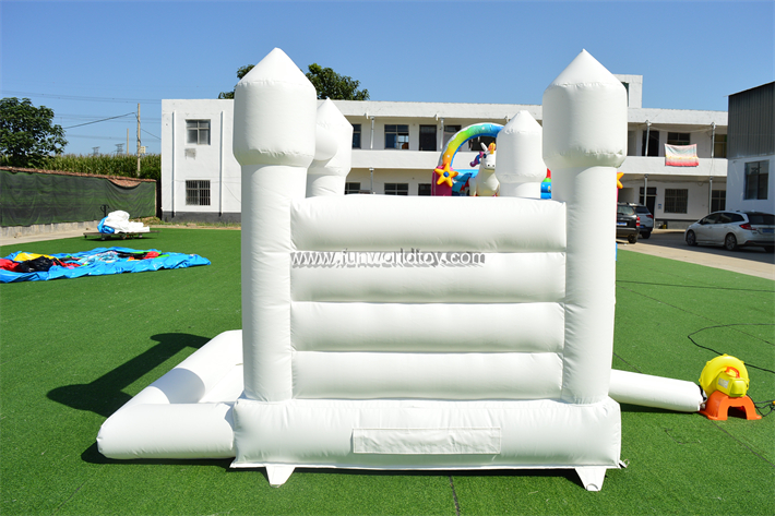 White Bounce House With Pool FWW54