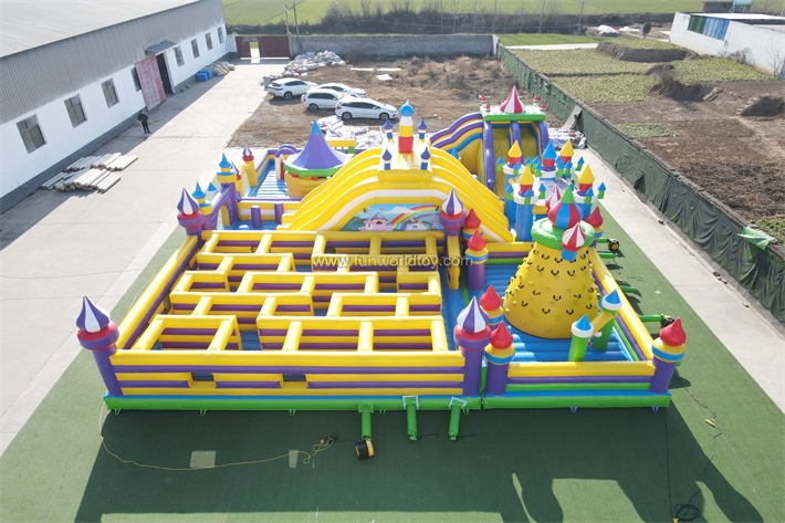 Fantasy Super Fun City FWF131